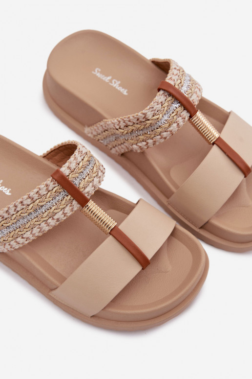 Chinelos femininos com uma plataforma com listras I cor douradam Detalem bege Tahlia