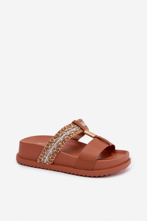 Chinelos femininos com uma plataforma com listras I cor douradam Detalem cor marrom Tahlia