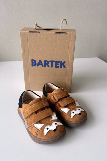 Botas barefoot infantis de couro com tema Lisa Bartek 8600563 marrons 2