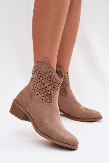 Botas de cano curto femininas com detalhes vazados cor areia Briavine 2