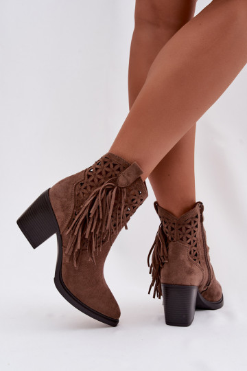 Botas de cano curto femininas estilo cowboy com saltos e franjas cor marrom Calissey 2