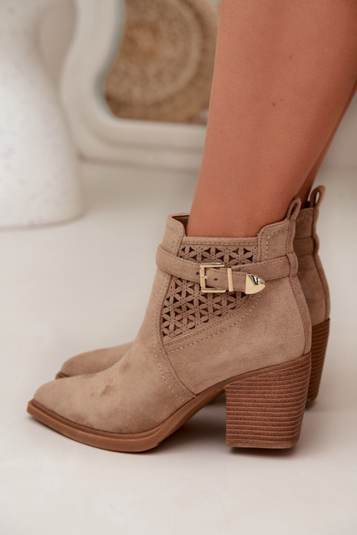 com elementos abertos Botas femininas A céu abertom Um exemplo I Złotą com fivelas bege Deloriah