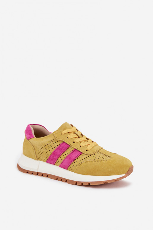 À modalo de tênis FemininoHabilitadoturalnego de camurçau cor amarela Tem que serrceline