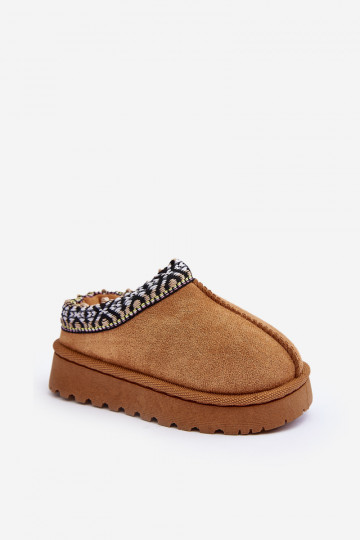 Chinelos infantis de modelo slip-on aquecidos na cor marrom Olivane