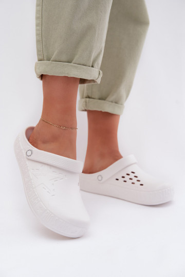 Chinelos Tamancos Feminino Chinelos leves Big Star TT274A081 cor branca