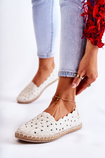 Feminino Um modelo atraente Bailarinas com flores cor branca Vennice