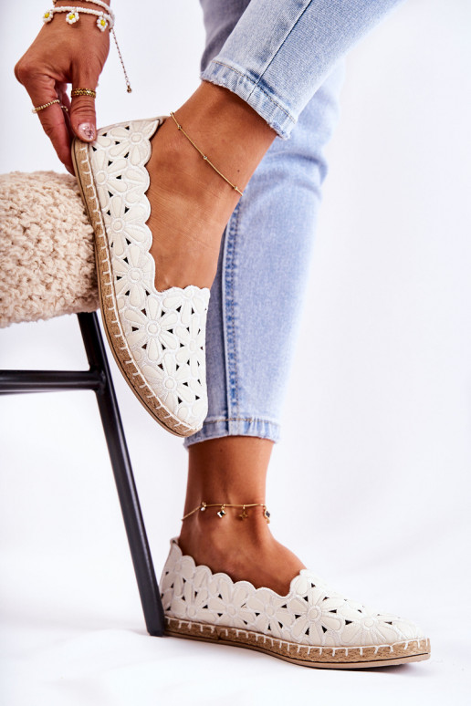 Feminino Um modelo atraente Bailarinas com flores cor branca Vennice