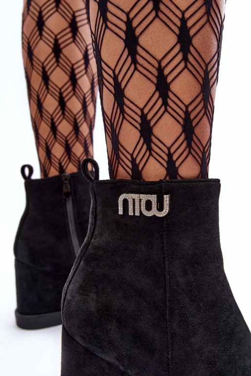 de camurça aquecimento Botas Em uma cunha com enfeites cor preta Vere