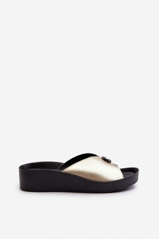 Chinelos de couro Feminino com enfeites cor dourada S.Barski KV27-027