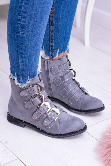 Botas de cano curto cinzas Virginia Rock Star da Lu Boo com tachas e fivelas de camurça