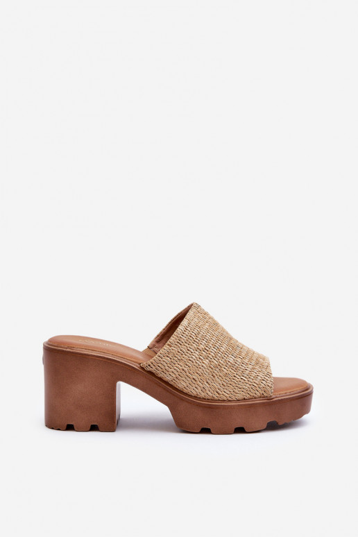 Chinelos femininos z Plecionką com salto bege Titantha