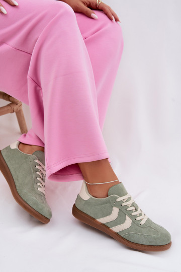 À modalo de tênis Femininode camurça ecológicau cor verde Jesavella