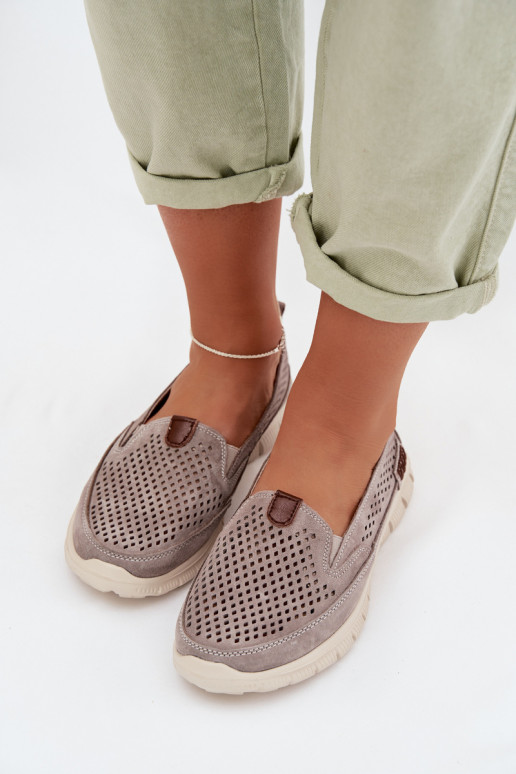 com elementos abertos sapatoHabilitadoturalnego de camurçau cor cinza Ravinette