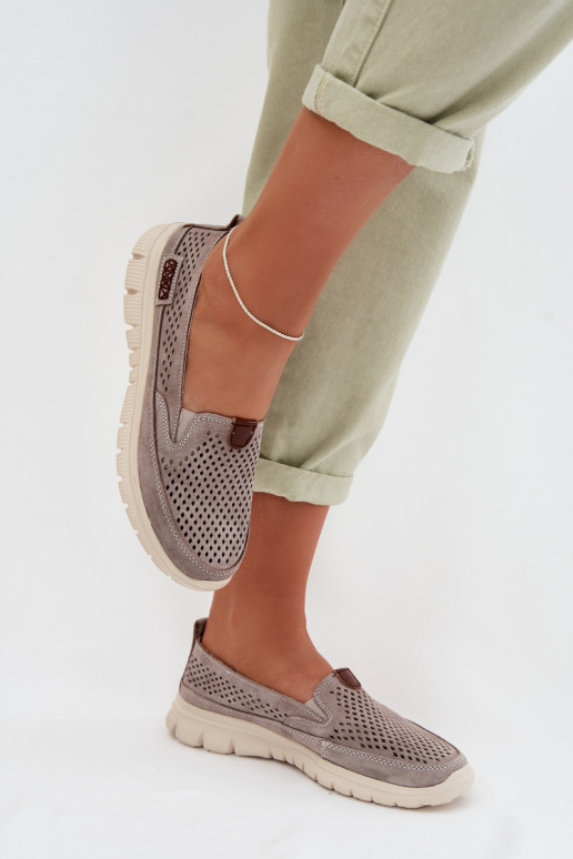 com elementos abertos sapatoHabilitadoturalnego de camurçau cor cinza Ravinette