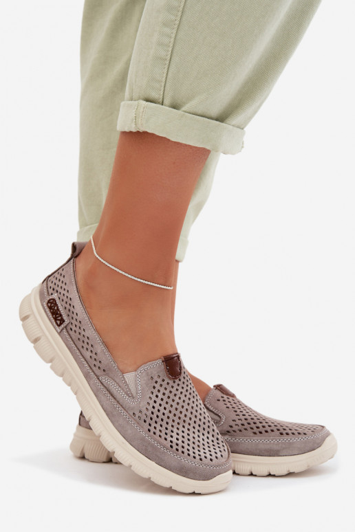 com elementos abertos sapatoHabilitadoturalnego de camurçau cor cinza Ravinette