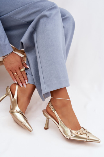 Sandálias femininas com salto fino com listras I com fivelas cor dourada Parina