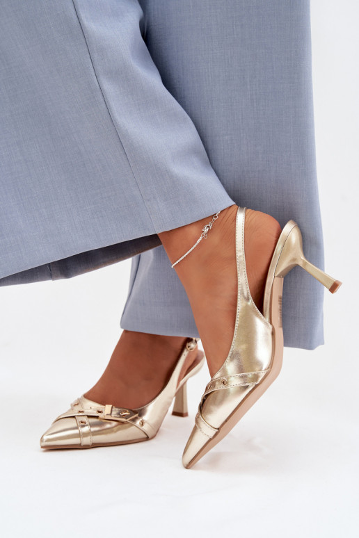 Sandálias femininas com salto fino com listras I com fivelas cor dourada Parina