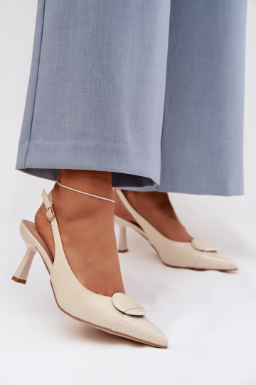 Sandálias femininas com salto fino Com decorações Detalem cor de marfim Tem que serriae