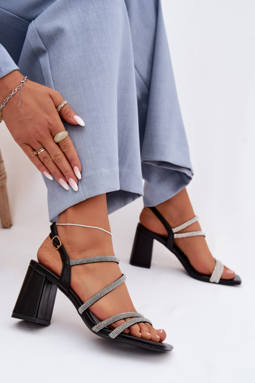 Sandálias femininas de salto alto com listras E zircões cor preta Brelia