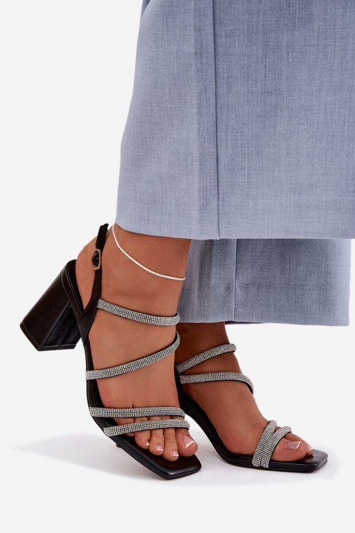 Sandálias femininas de salto alto com listras E zircões cor preta Brelia