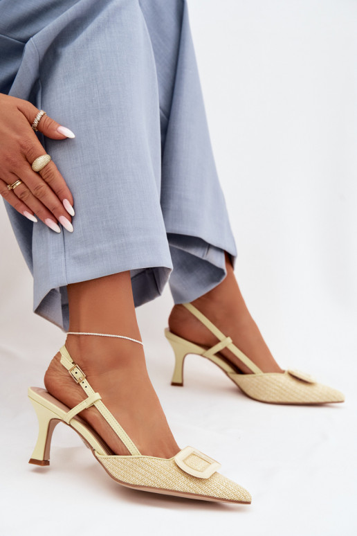 Sandálias femininas com salto Com decorações Elemento cor amarela Eslina