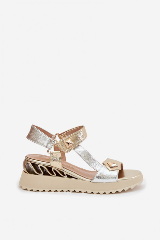 Sandálias femininas Feminino com uma plataforma D&A CR61-3078 cor dourada