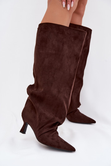Botas altas com cano largo e salto cor chocolate Harela 2
