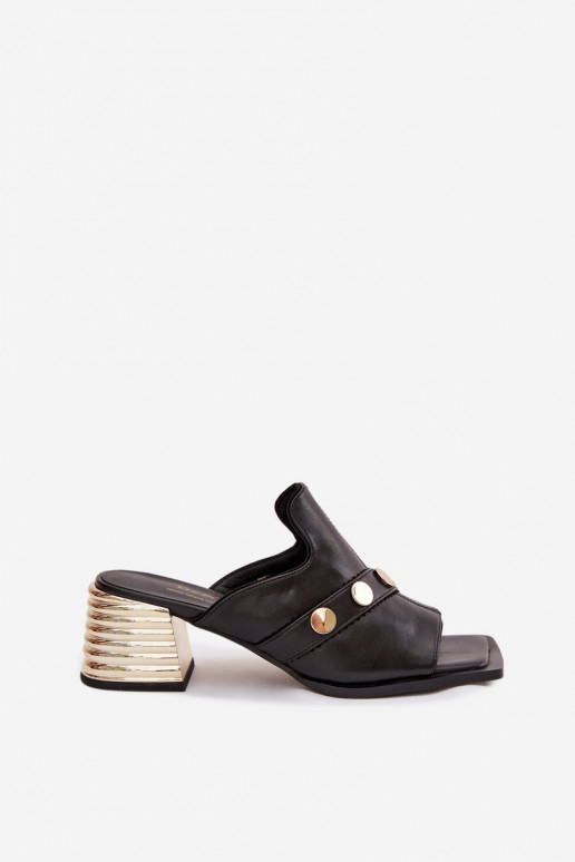 Chinelos de couro com salto com salto decorado D&A CR61-3063 cor preta
