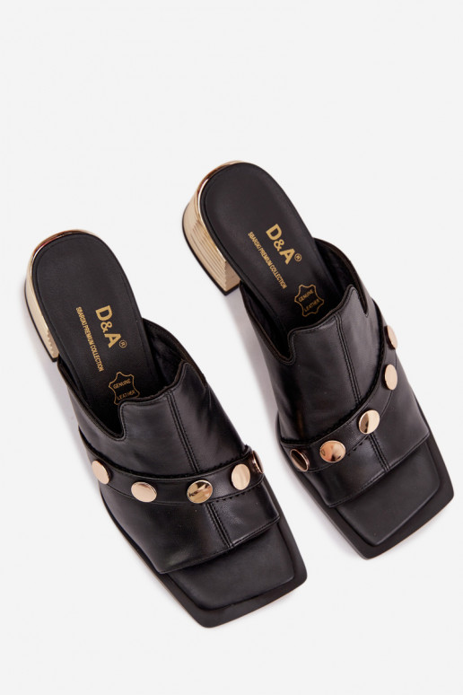 Chinelos de couro com salto com salto decorado D&A CR61-3063 cor preta