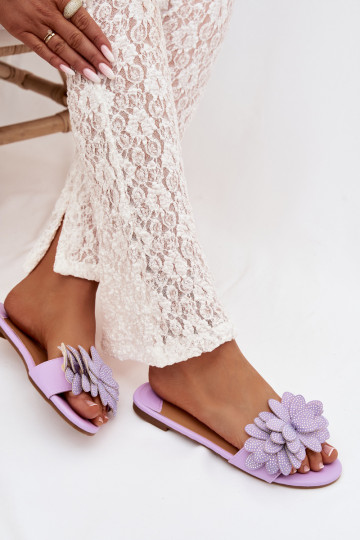 Chinelos femininos violetas com decoração Grelora