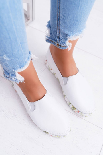 Feminino sapato Tem que serciejka Um modelo atraente Pele cor branca 03512-11 2