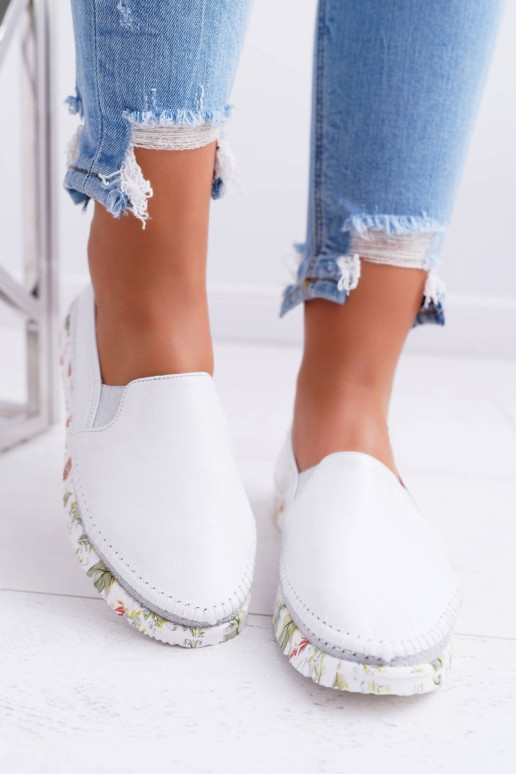 Feminino sapato Tem que serciejka Um modelo atraente Pele cor branca 03512-11