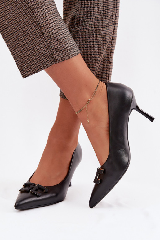 sapatos de salto alto Sapato com enfeites Eko Pele cor preta Fivara