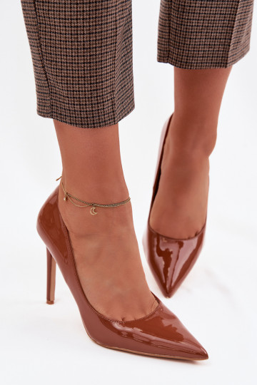 com efeito verniz sapatos de salto alto de couro ecológico cor marrom Jonira