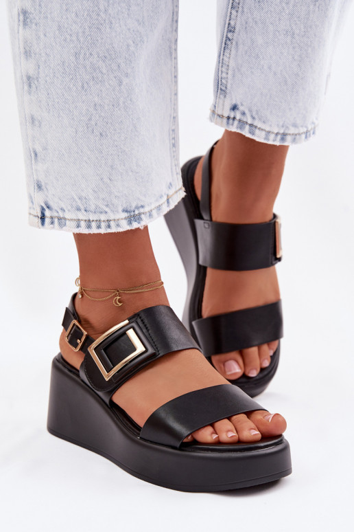 Sandálias femininas com uma plataforma Com decorações Detalem cor preta Nelira