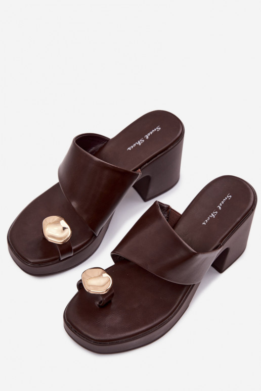 Chinelos femininos Habilitado SłupkoParaym Obcasie Ze cor douradam Detalem CzekoladoParae Sinora