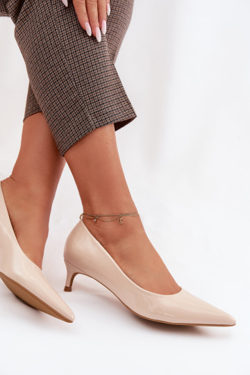 com efeito verniz Sapato De salto baixo bege Girela