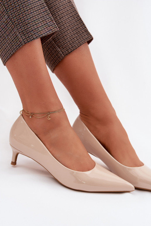 com efeito verniz Sapato De salto baixo bege Girela