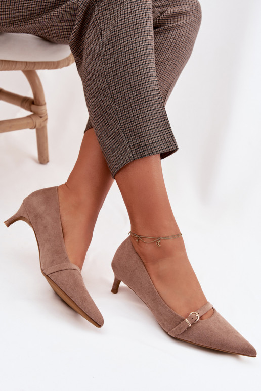 Sapato Feminino De salto baixo com salto decorado bege Pirela