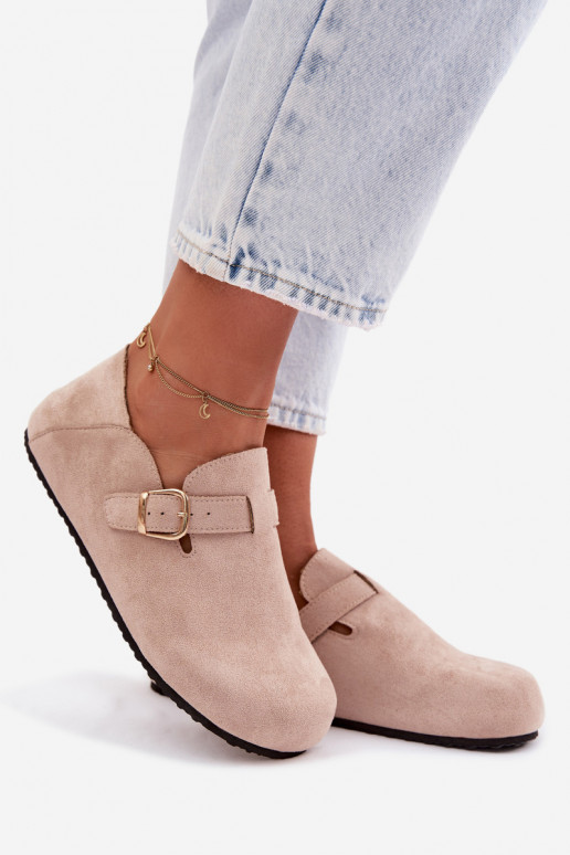 Botas femininas de couro sintético com fivelas douradas na cor areia Ismora