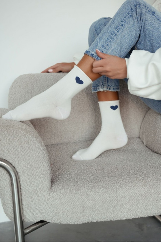 Meias Feminino cor de marfim Sem pressãoazul escurom com coraçõesm