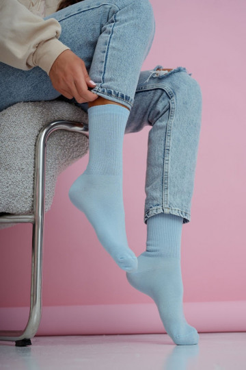 Meias femininas listradas azul pastel