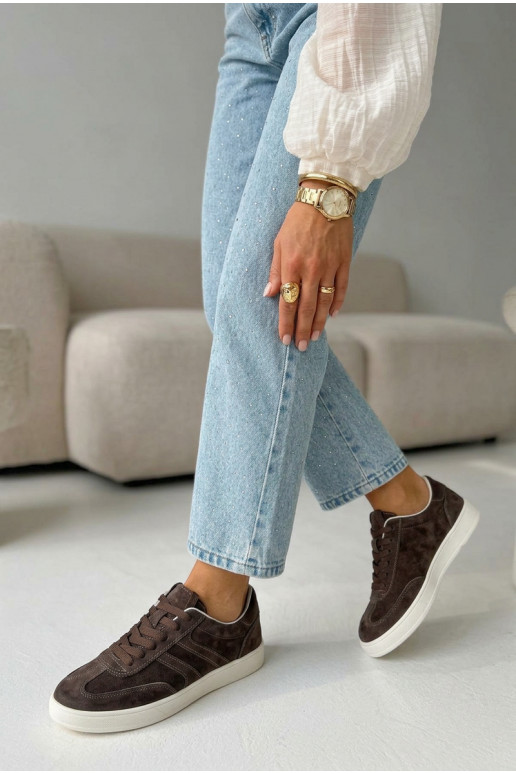 À modalo de tênis de camurça Vinceza 95400 CzekoladoParae