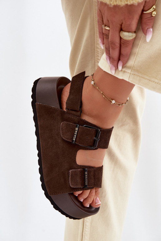 Sandálias de camurça com uma plataforma Big Star TT274236 CzekoladoParae