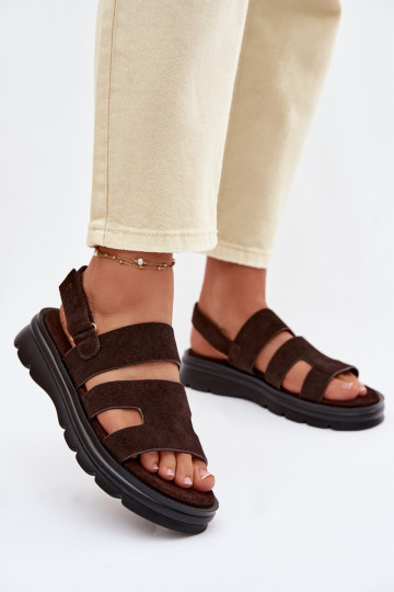 Sandálias femininas de camurça Big Star TT274483 na cor chocolate 2