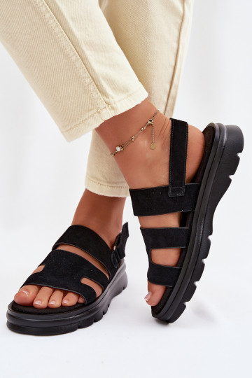 Sandálias femininas de camurça Big Star TT274484 na cor preta