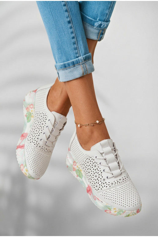 Pele com elementos abertos sapato Feminino cor branca Telina