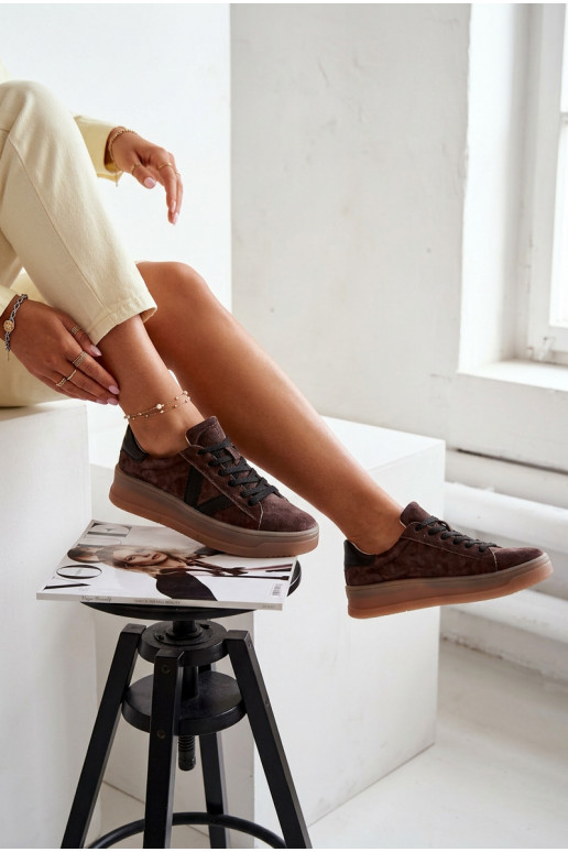 À modalo de tênis FemininoHabilitadoturalnego de camurçau com uma plataforma Vinceza 79597 cor marrom