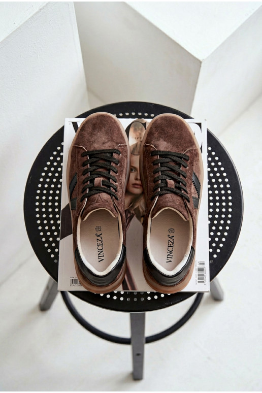 À modalo de tênis FemininoHabilitadoturalnego de camurçau com uma plataforma Vinceza 79597 cor marrom