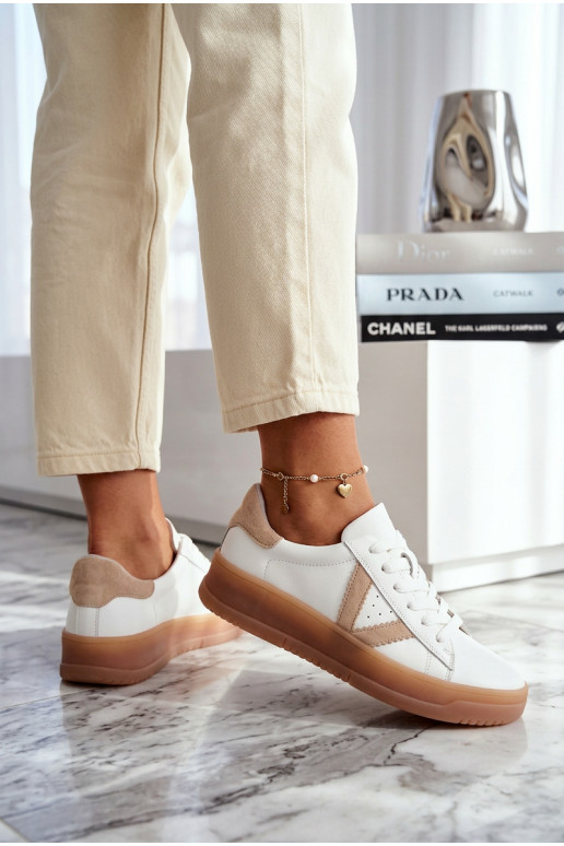 À modalo de tênis FemininoHabilitadoturalnej Skóry com uma plataforma Vinceza 79597 cor branca